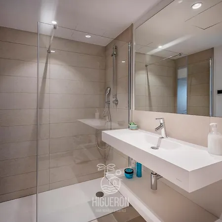 Exclusive. Location. Sea Views. Higueron West Apartamento Málaga