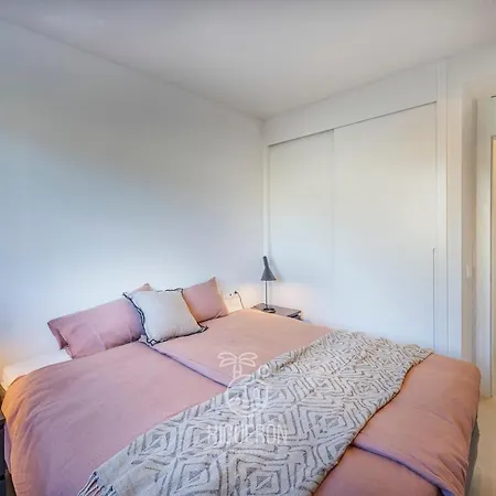Exclusive. Location. Sea Views. Higueron West Apartamento