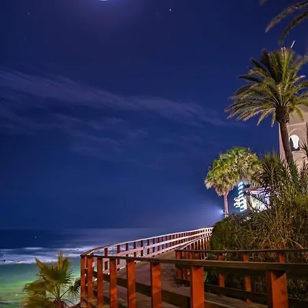Exclusive. Location. Sea Views. Higueron West Apartamento